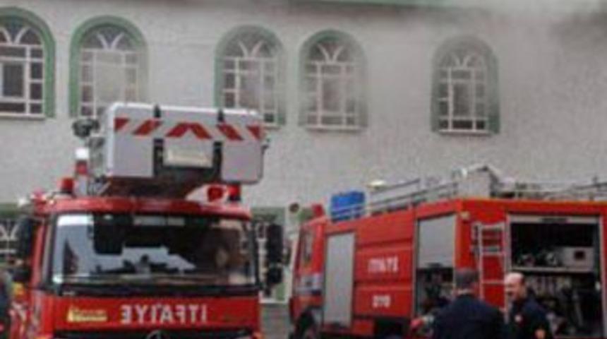 İstanbul'da 4 camide me&ccedil;hul yangın