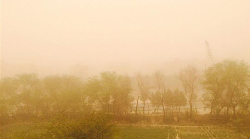 İran'da kum fırtınası! Yüzlerce kişi hastanelik oldu...