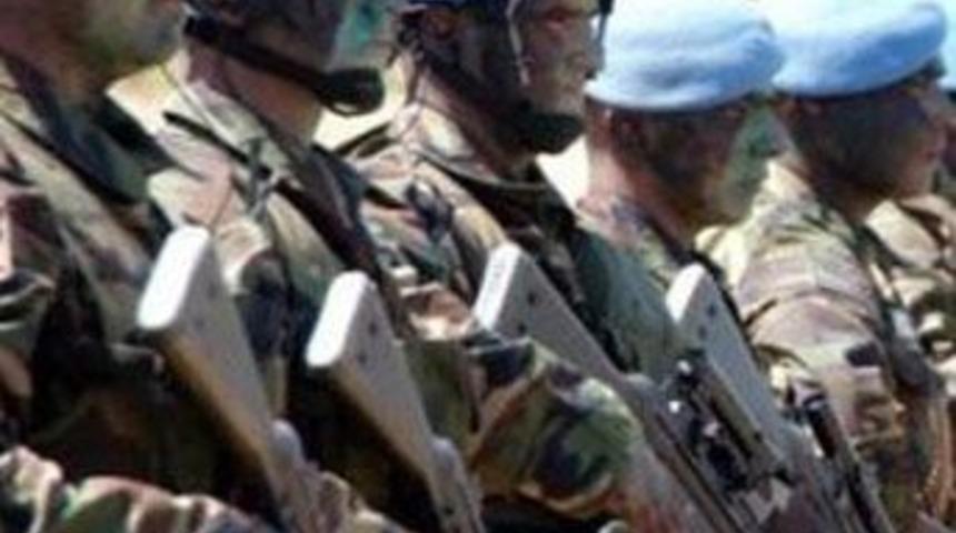 Afganistan'da &uuml;niforma krizi!