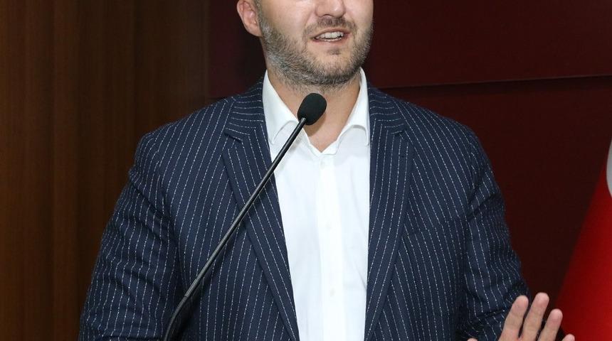 Ümraniyespor’da yeni başkan Ömür Aydın oldu