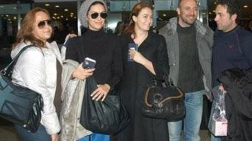 Berg&uuml;zar Korel ile Halit Ergen&ccedil;, Paris'ten d&ouml;nd&uuml;