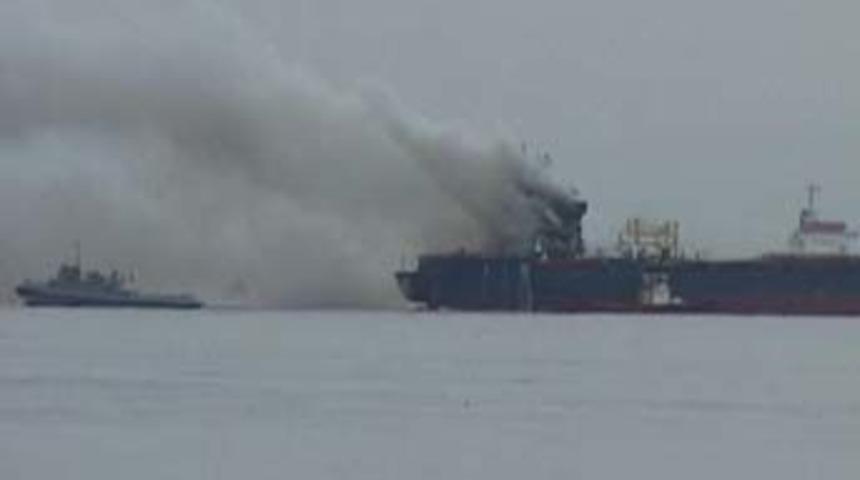 Bandırma'da yolcu gemisi yanıyor