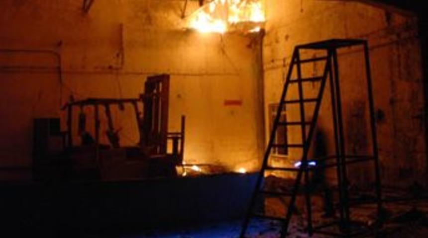 Adana'da tekstil fabrikasında yangın