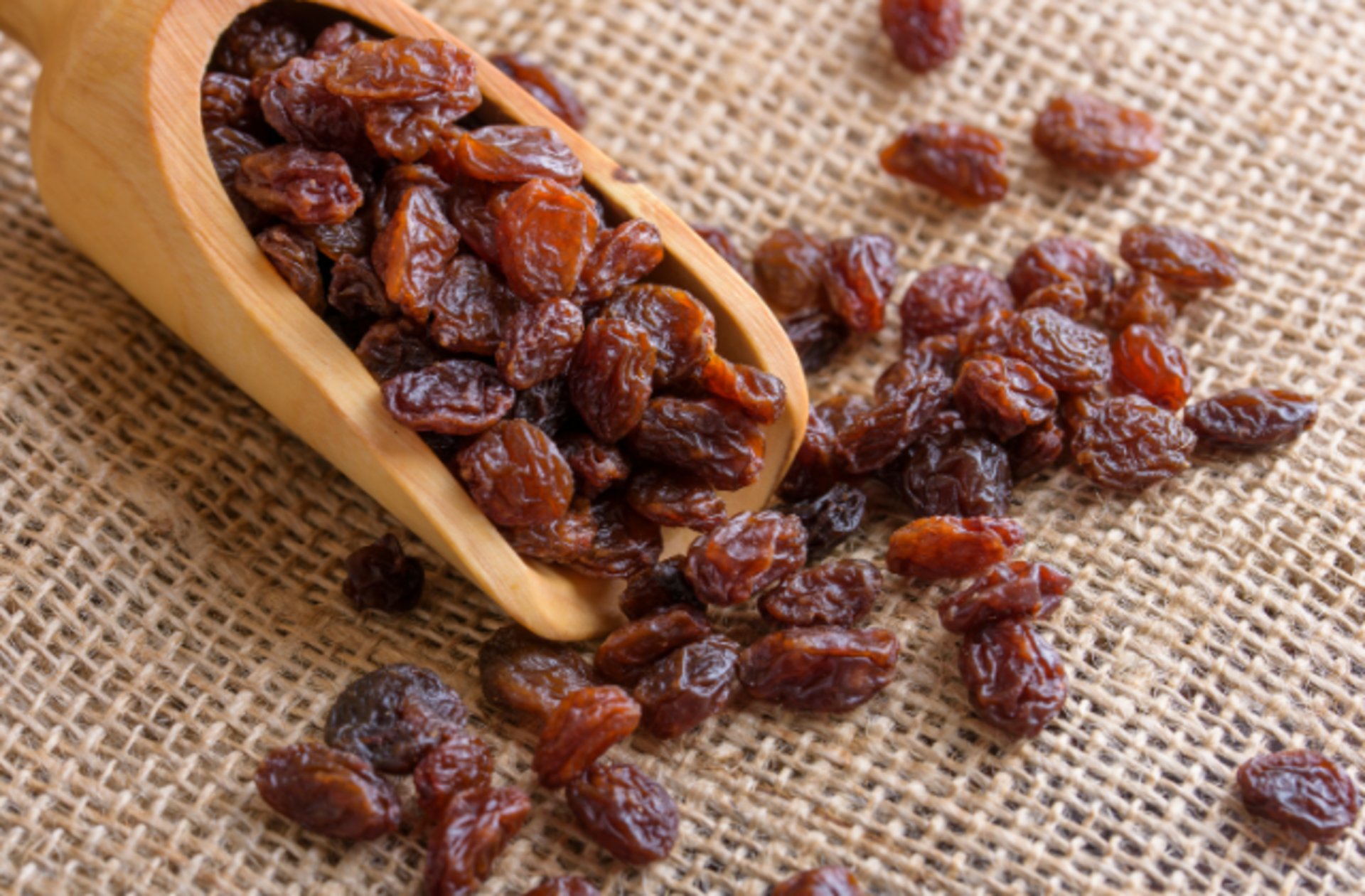 Sağlıklı bir atıştırmalık isteyenlerin tercihi en iyi kuru üzüm çeşitleri