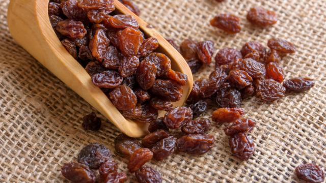 Sağlıklı bir atıştırmalık isteyenlerin tercihi en iyi kuru üzüm çeşitleri