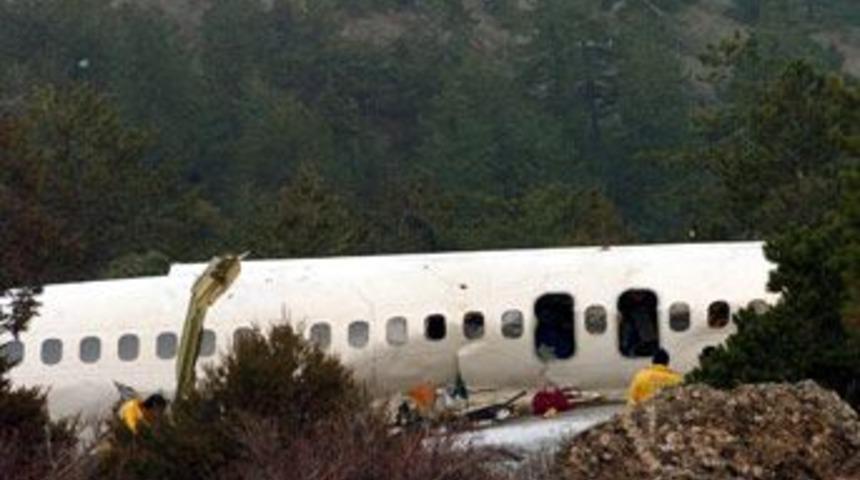 D&uuml;şen u&ccedil;aktaki kanlı not hostese ait