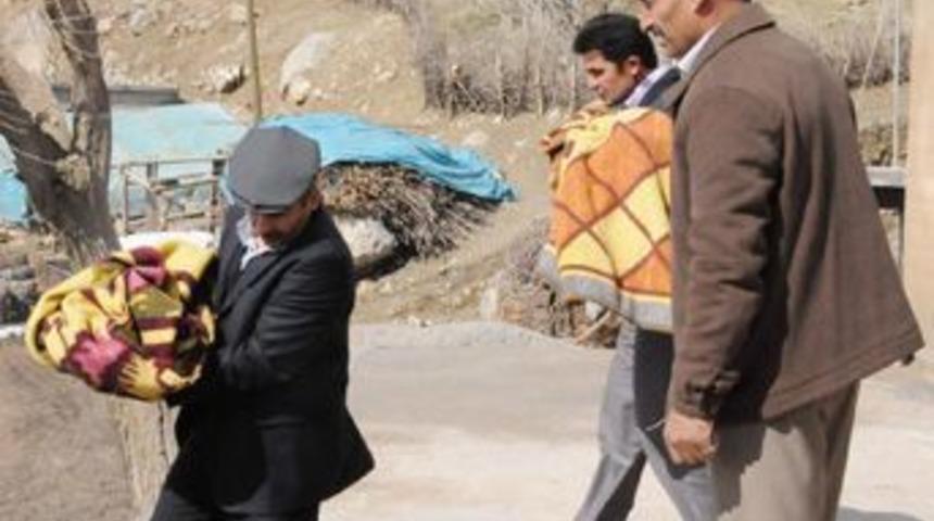 Şırnak'ta yangın: 2 &ouml;l&uuml;