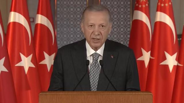 Son dakika: Cumhurbaşkanı Erdoğan: Çanakkale'deki orman yangınının yayılması durduruldu