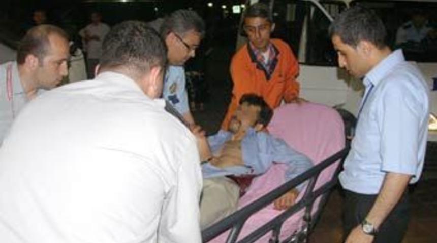 Sarkıntılık kavgasında kan d&ouml;k&uuml;ld&uuml;: 2 yaralı