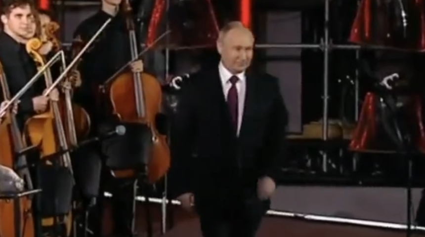 Wagner lideri Prigojin'in uçağının düştüğü anlarda, Putin'in neşeli hali dikkat çekti: Sizlerle gurur duyuyorum