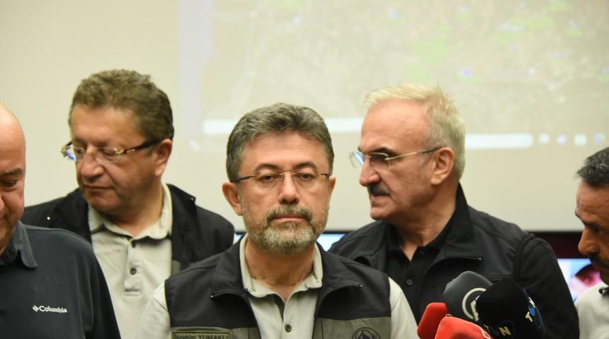 Bakan Yumaklı Çanakkale'deki yangında son durumu açıkladı: Dünden daha iyi durumdayız