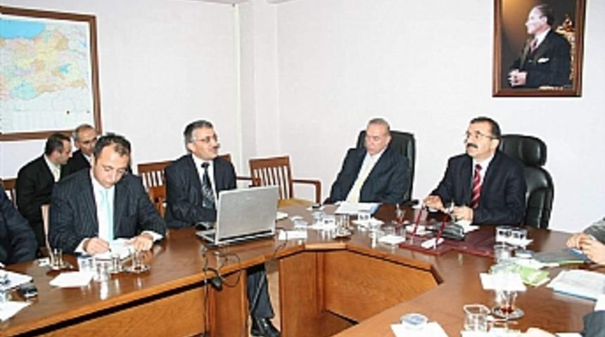 Vali ve kaymakamlara brifing 