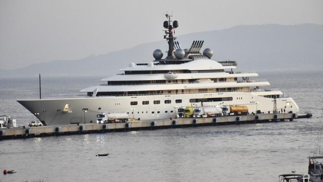 Tankerler sıraya girdi! Dünyanın en büyük motor yatlarından Blue, Bodrum'da yakıt ikmali yaptı