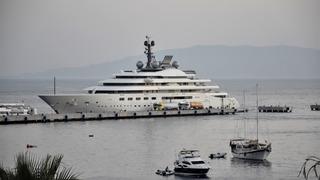 Blue adlı mega yata Bodrum'da yakıt ikmali yapıldı