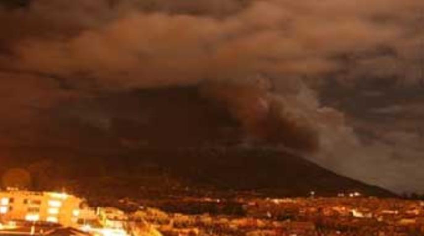 Galeras Yanardağı yeniden faaliyette
