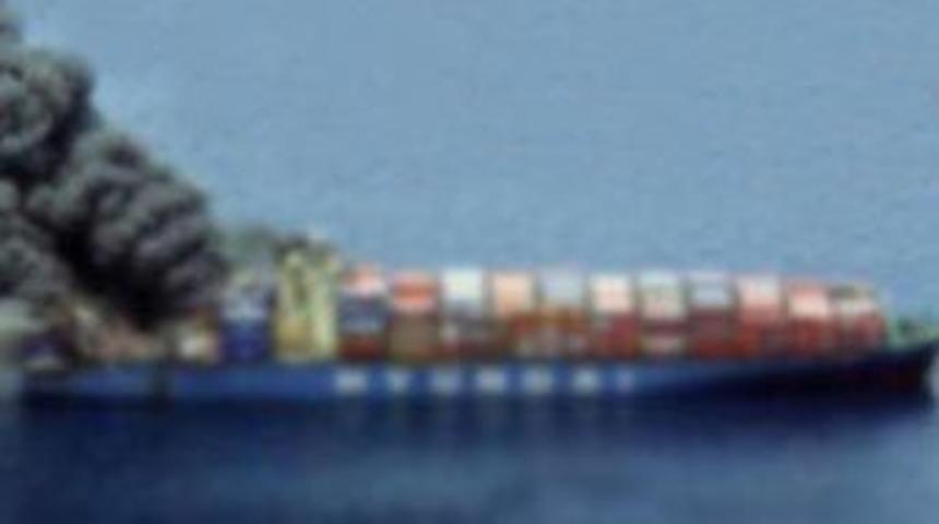 Tuzla'da gemide yangın