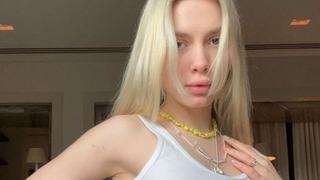 Aleyna Tilki ev halini paylaştı! Şeffaf sütyeniyle süt içerken pozuna Ece Sükan'dan yorum