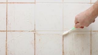 Derz arası lekelerini anında tertemiz yapıyor! Bembeyaz fayanslar için mucizevi karışım