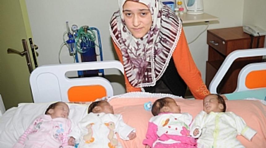 D&ouml;rd&uuml;z sevinci h&uuml;zne d&ouml;n&uuml;şt&uuml; 