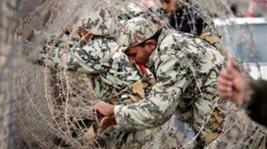 Refah sınır kapısı a&ccedil;ıldı