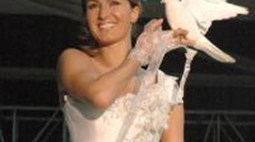 Tuğba &Ouml;zay evlendi mi?