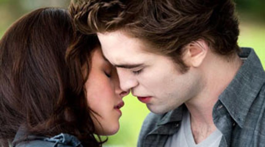 Yakışıklı vampir Robert Pattinson