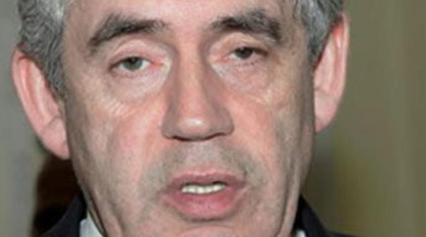 26 manşet haberle bir h&uuml;k&uuml;met nasıl dağıtılır?