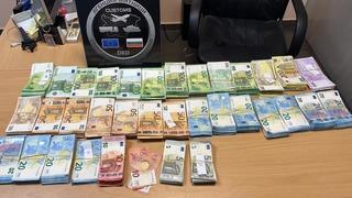 Türkiye'ye girmek isterken yakalandı! Tırdaki para dudak uçuklattı