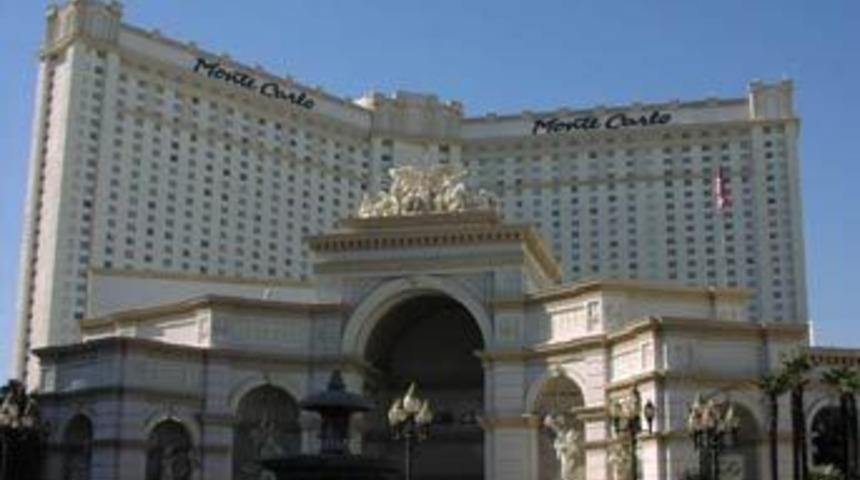 ABD'deki &uuml;nl&uuml; Monte Carlo Oteli'nde yangın