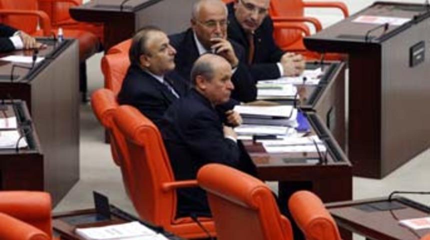 MHP'den AKP'ye "b&ouml;l&uuml;n&uuml;rs&uuml;n&uuml;z" uyarısı