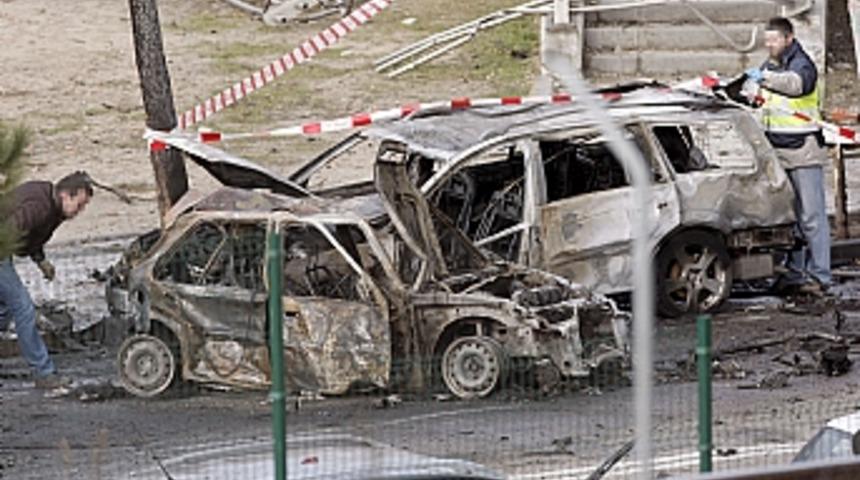 ETA'dan bomba y&uuml;kl&uuml; ara&ccedil;la saldırı