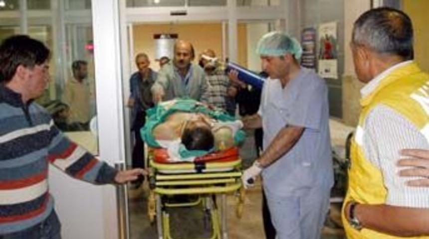 Eniştesinin ve halasının boğazını kesti