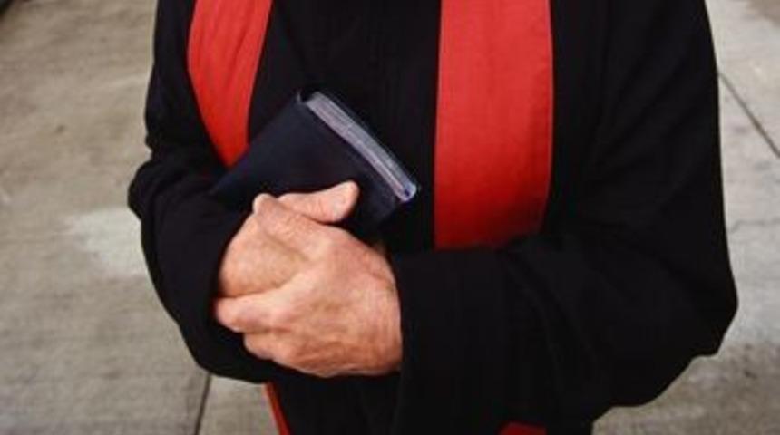 Rahip ve hahamlar İHL'lerde derse girecek