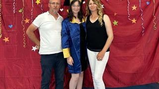 Karne almak için okula gitti, öğretmeniyle kaçıp evlendi! Ailesi gelen mesajla bir kez daha şoke oldu