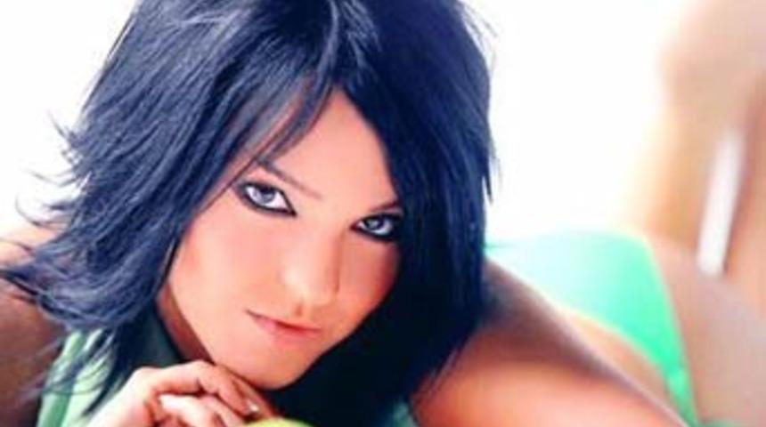 Beng&uuml;'y&uuml; konserde &ouml;yle bir sıkıştırdılar ki!