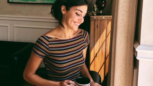 Ev haline beğeni yağmıştı! Hande Erçel'in tarzının bedeli ortaya çıktı