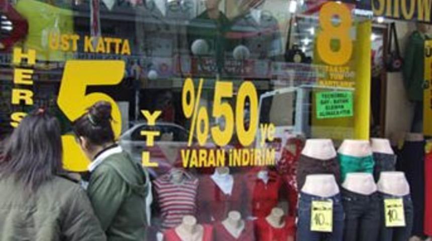 Giyimde b&uuml;y&uuml;k indirim