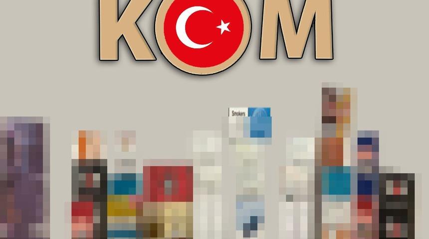 2 iş yerine baskın: Gümrük kaçağı purolar, sigaralar ele geçirildi