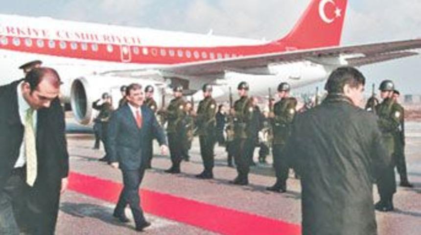 G&uuml;l, kırmızı halıya neden basmıyor?