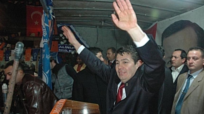 AK Parti, Kurşunlu'da g&ouml;vde g&ouml;sterisi yaptı 