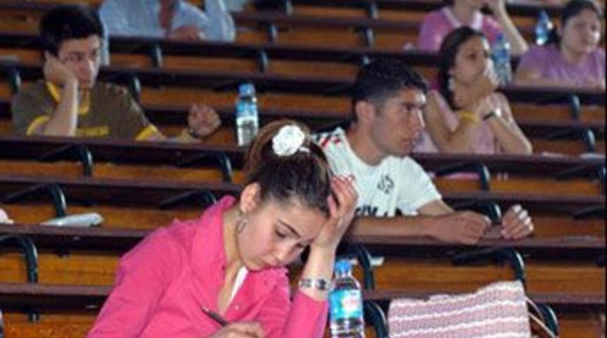 KPSS'de orta&ouml;ğretim&nbsp;oturumu tamamlandı