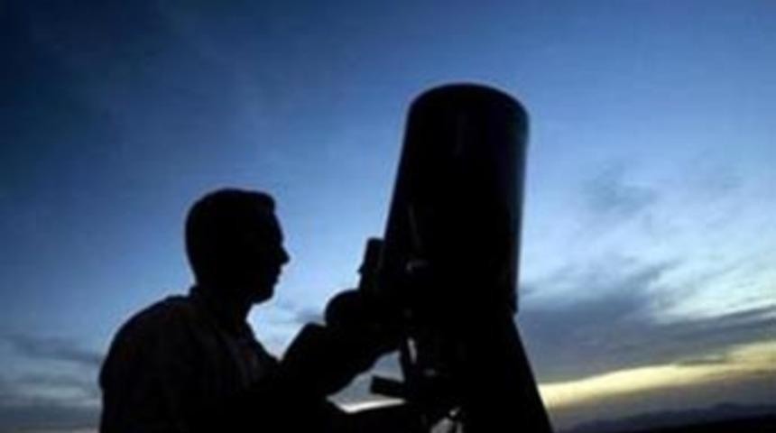 G&ouml;ktaşı D&uuml;nya'yı sıyırıp ge&ccedil;ti