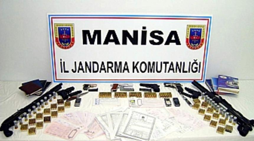 Manisa'da b&uuml;y&uuml;k fuhuş operasyonu!