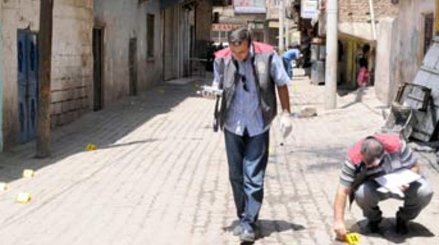 Diyarbakır'da silahlı kava: 2 &ouml;l&uuml;