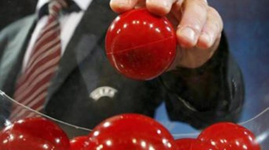 Play-off kuraları &ccedil;ekildi