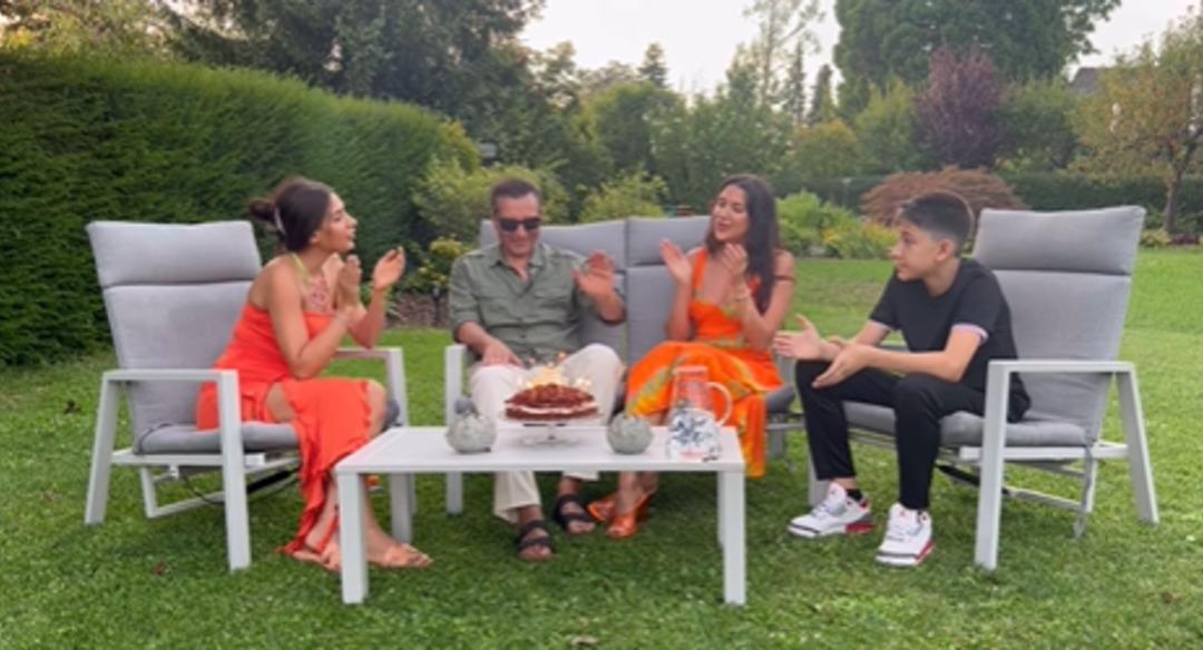 Rafet El Roman Azerbaycanlı sevgilisiyle evleniyor! Y&uuml;z&uuml;kler takıldı 2