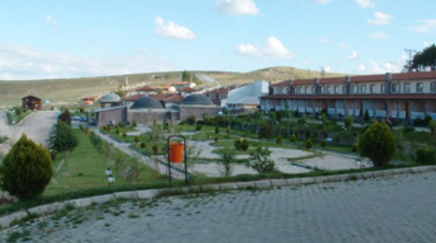 Otel inşaatından kaplıca suyu &ccedil;ıktı