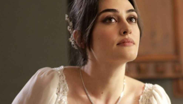 Atatürk filminin yıldızı Esra Bilgiç’in yeni projesi belli oldu! Netflix’in yeni dizisinde başrol…