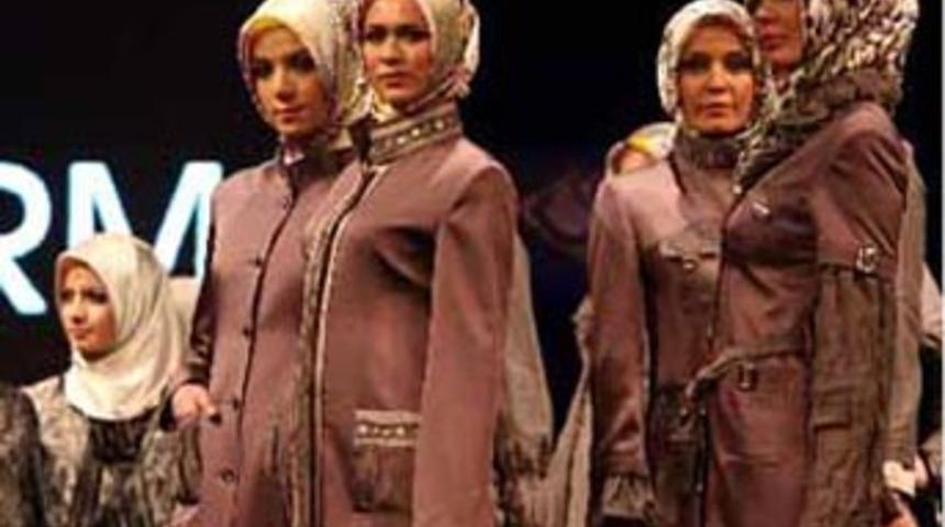 Swarovski kristalleri ile s&uuml;sl&uuml; musluklar var