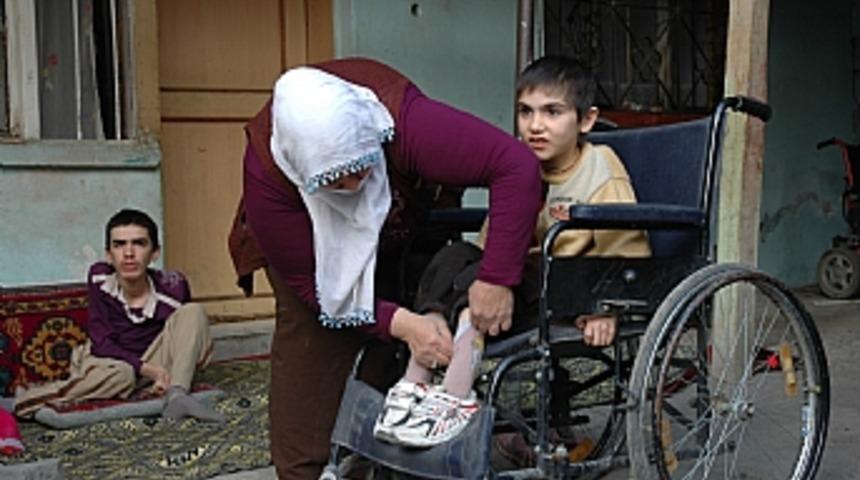 Ağrılı annenin y&uuml;rek burkan yaşamı